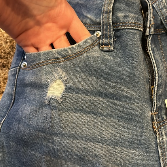 !NWT! Juniors skinny jeans ripped - Picture 7 of 7